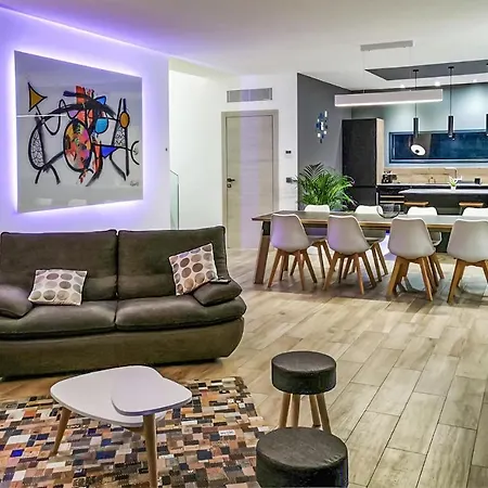 Holiday home 3 Bedroom Stunning In *