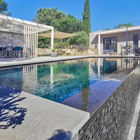 3 Bedroom Stunning In *