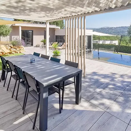 3 Bedroom Stunning In Holiday home *